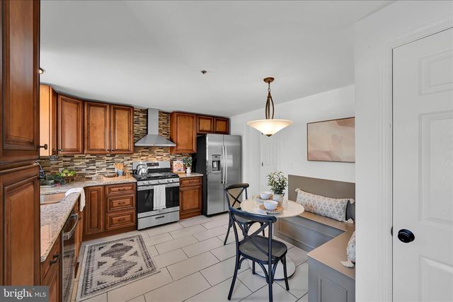 1015 E WALNUT ST, Lancaster, PA 17602