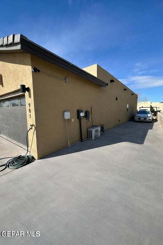 901 Desert Verbena, Socorro, TX 79927