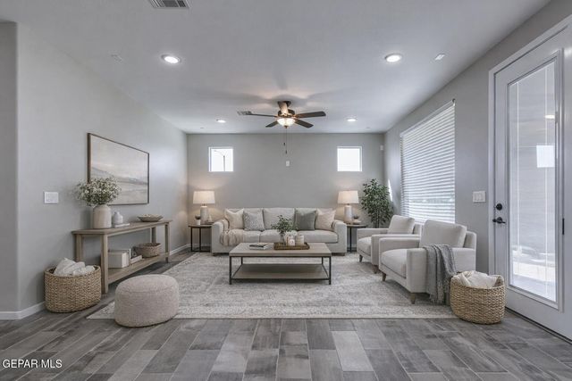 901 Desert Verbena, Socorro, TX 79927