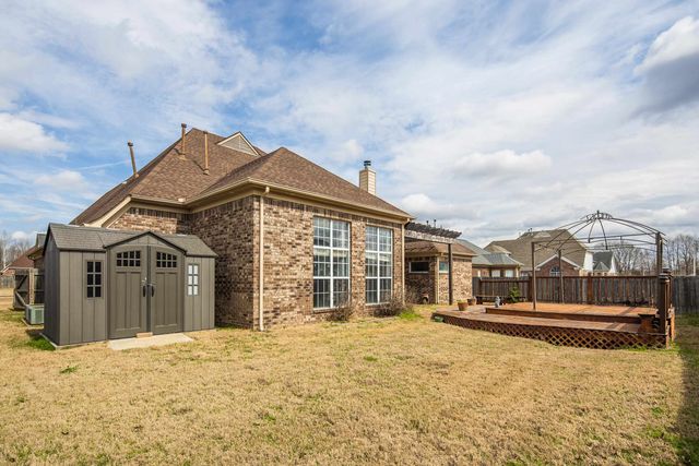 8245 SAWYER MILL CV, Bartlett, TN 38002