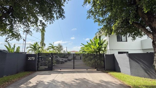 3079 NW 11th St 3053, Miami, FL 33125
