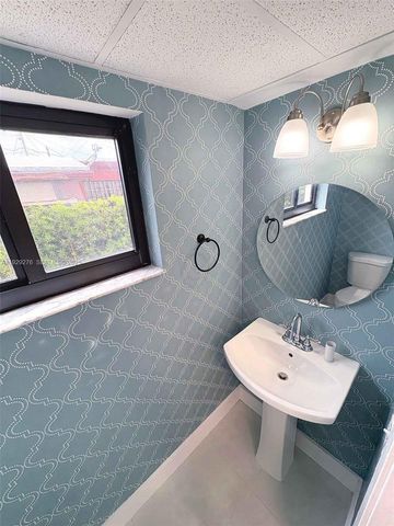 3079 NW 11th St 3053, Miami, FL 33125