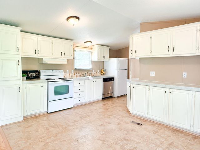 20177 Ranch Estates Drive, New Caney, TX 77357