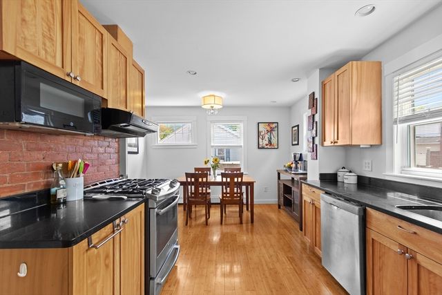 5 Northfield Ave, Quincy, MA 02169