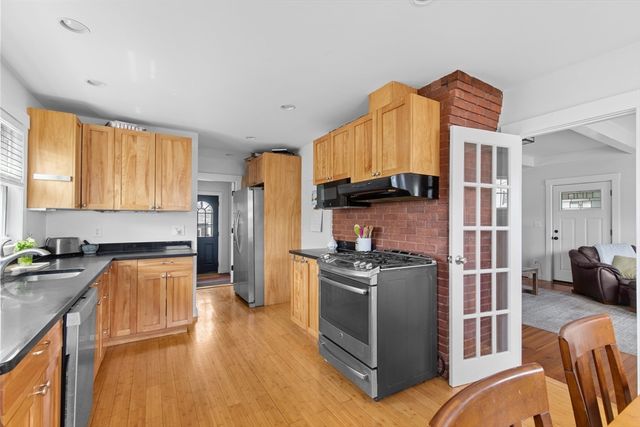 5 Northfield Ave, Quincy, MA 02169