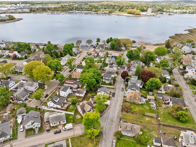 5 Northfield Ave, Quincy, MA 02169