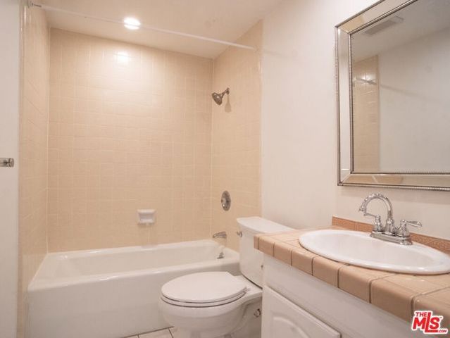 1655 Selby Avenue 101, Los Angeles, CA 90024