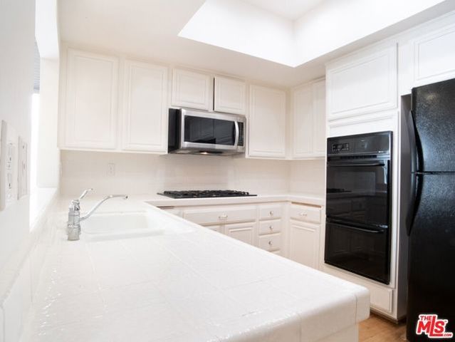 1655 Selby Avenue 101, Los Angeles, CA 90024