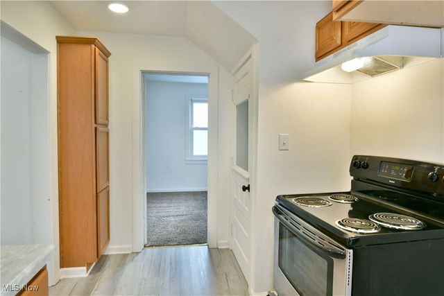 1970 Newdale Avenue, Akron, OH 44320