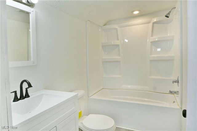 1970 Newdale Avenue, Akron, OH 44320