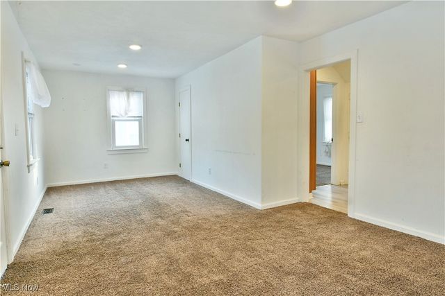 1970 Newdale Avenue, Akron, OH 44320