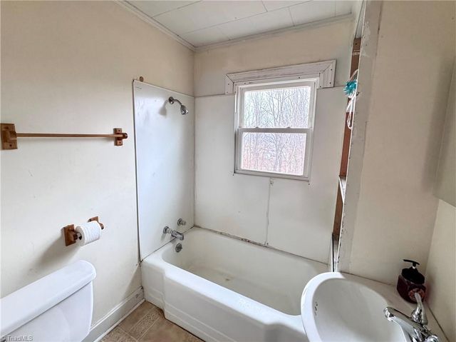 105 Pine Street, Jonesville, NC 28642
