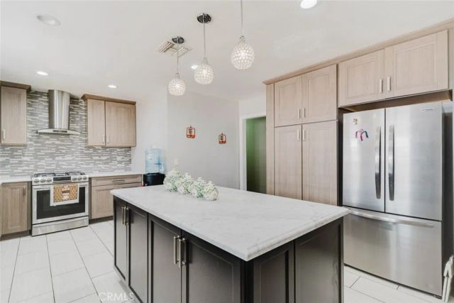 14004 Herron Street, Sylmar, CA 91342