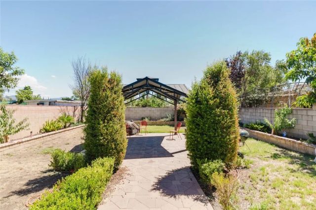 14004 Herron Street, Sylmar, CA 91342