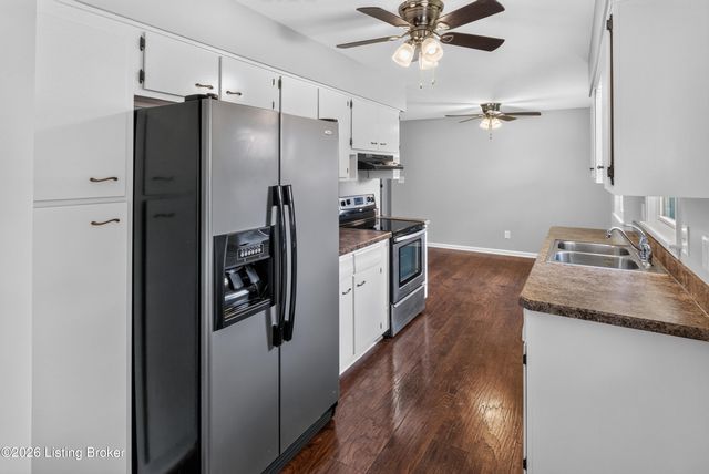 6610 Sunny Vale Way, Louisville, KY 40272