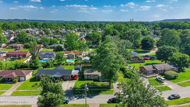 6610 Sunny Vale Way, Louisville, KY 40272