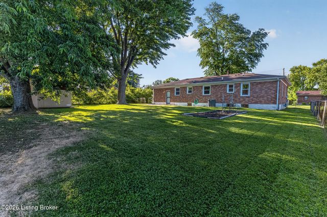 6610 Sunny Vale Way, Louisville, KY 40272