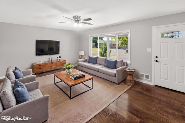6610 Sunny Vale Way, Louisville, KY 40272