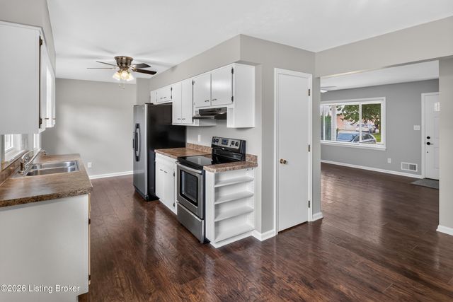 6610 Sunny Vale Way, Louisville, KY 40272