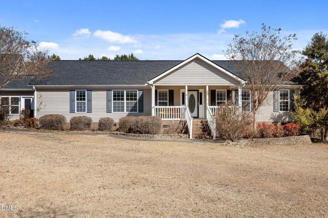 120 Mockingbird Lane, Spring Lake, NC 28390