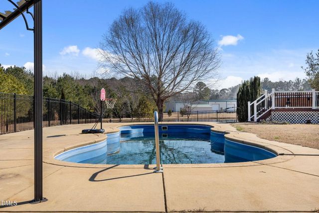 120 Mockingbird Lane, Spring Lake, NC 28390