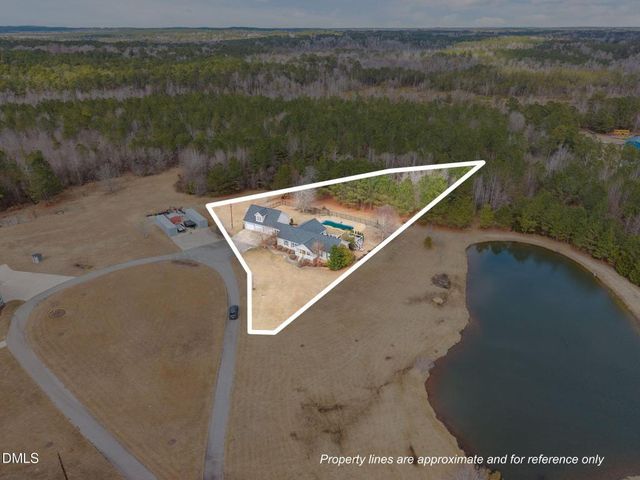 120 Mockingbird Lane, Spring Lake, NC 28390