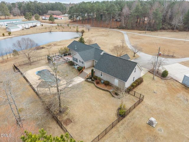 120 Mockingbird Lane, Spring Lake, NC 28390