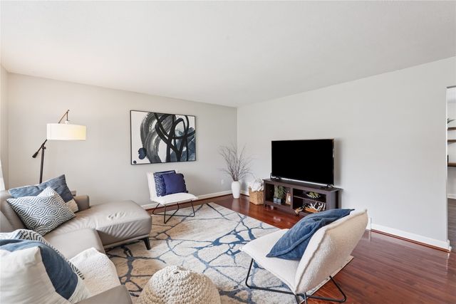 1222 NW 4th Street, Ankeny, IA 50023