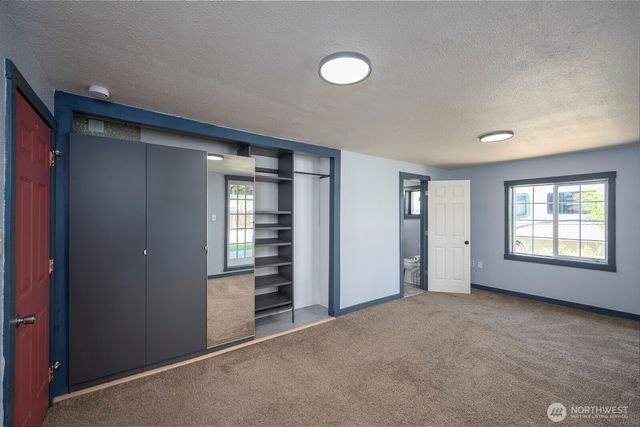 1036 W Luta Street, Moses Lake, WA 98837