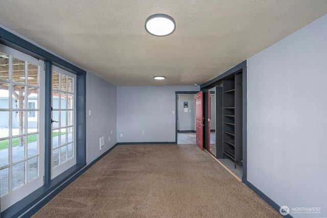 1036 W Luta Street, Moses Lake, WA 98837