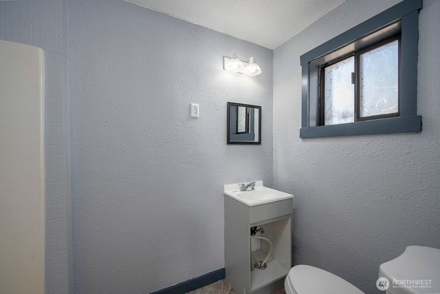 1036 W Luta Street, Moses Lake, WA 98837