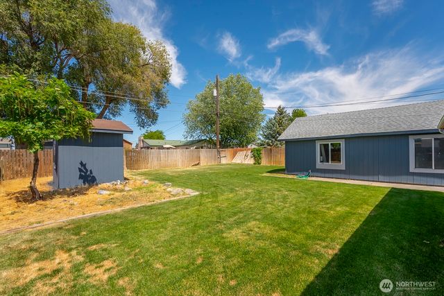 1036 W Luta Street, Moses Lake, WA 98837