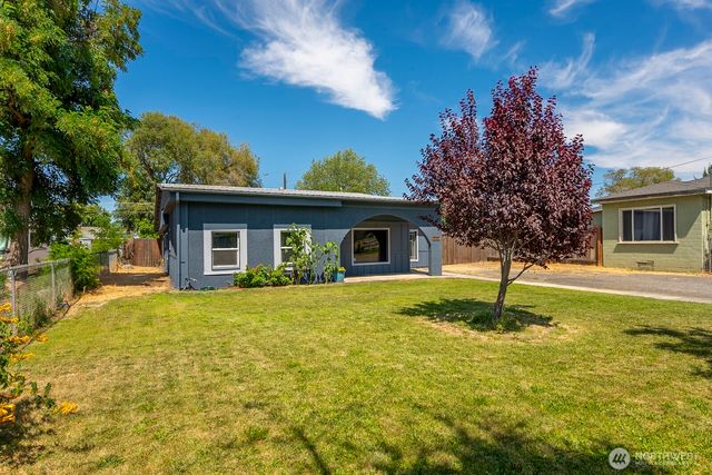 1036 W Luta Street, Moses Lake, WA 98837
