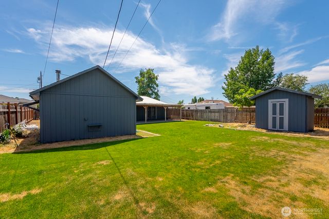 1036 W Luta Street, Moses Lake, WA 98837