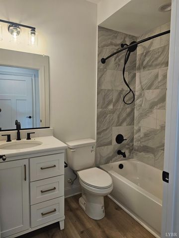 18 Grandset Drive, Forest, VA 24551