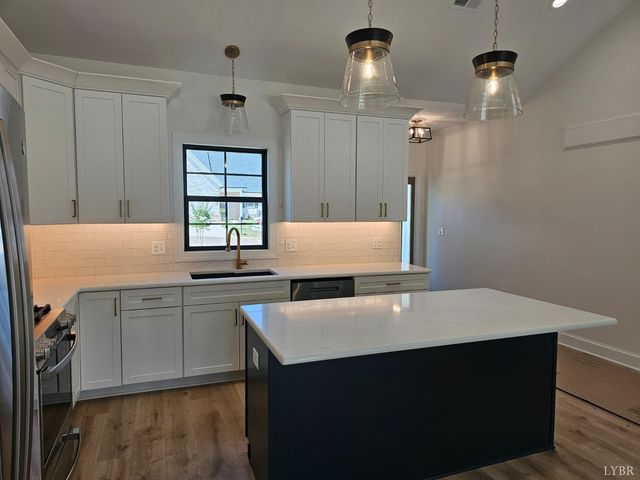 18 Grandset Drive, Forest, VA 24551