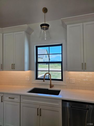 18 Grandset Drive, Forest, VA 24551