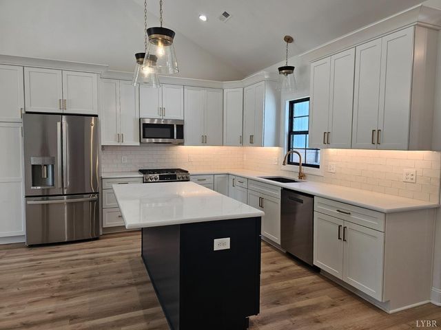 18 Grandset Drive, Forest, VA 24551