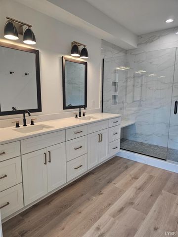 18 Grandset Drive, Forest, VA 24551