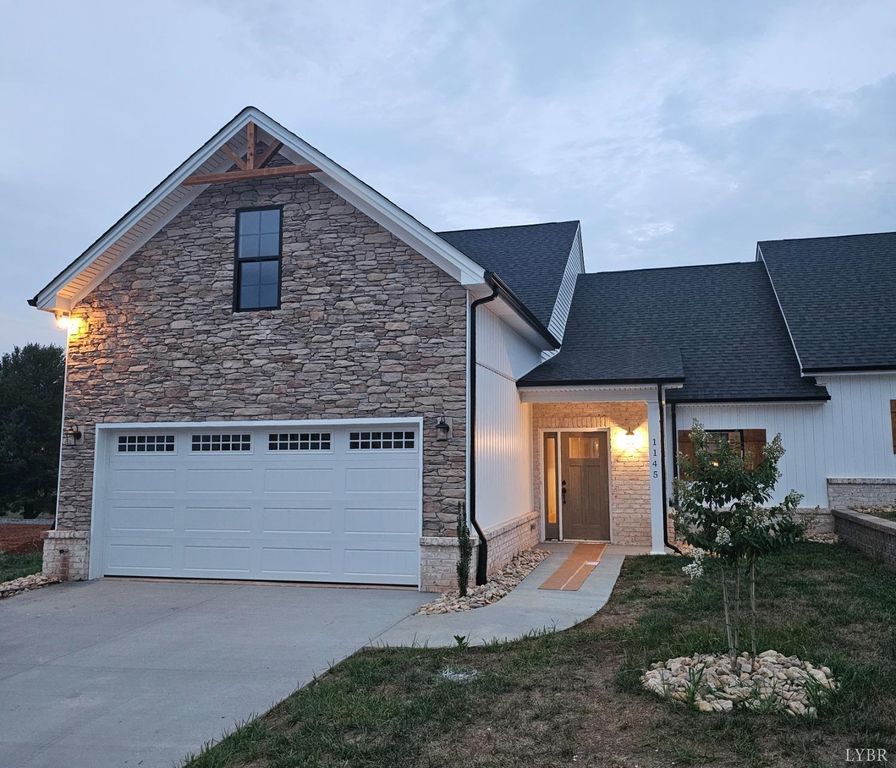 18 Grandset Drive, Forest, VA 24551