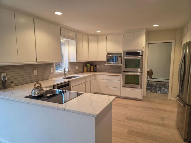 835 Vicksburg Lane N, Plymouth, MN 55447