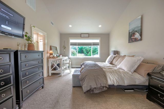 4040 Crystal Springs Drive, Medford, OR 97504