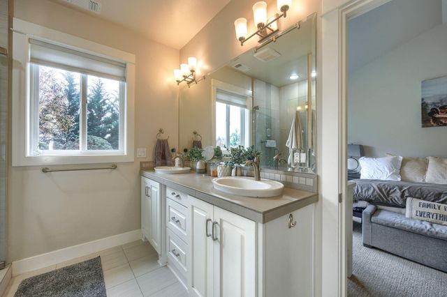 4040 Crystal Springs Drive, Medford, OR 97504