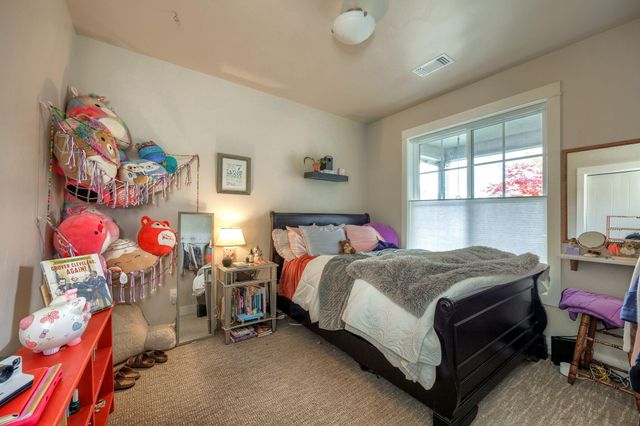 4040 Crystal Springs Drive, Medford, OR 97504