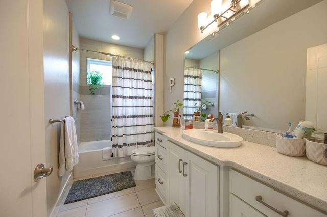 4040 Crystal Springs Drive, Medford, OR 97504