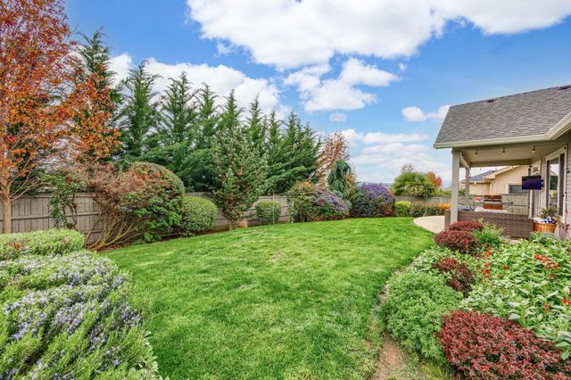 4040 Crystal Springs Drive, Medford, OR 97504