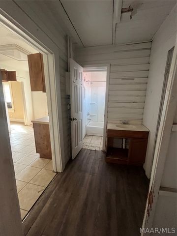 67 Clark Street, Wetumpka, AL 36092