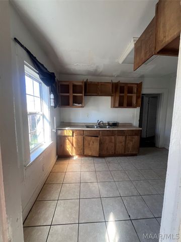 67 Clark Street, Wetumpka, AL 36092