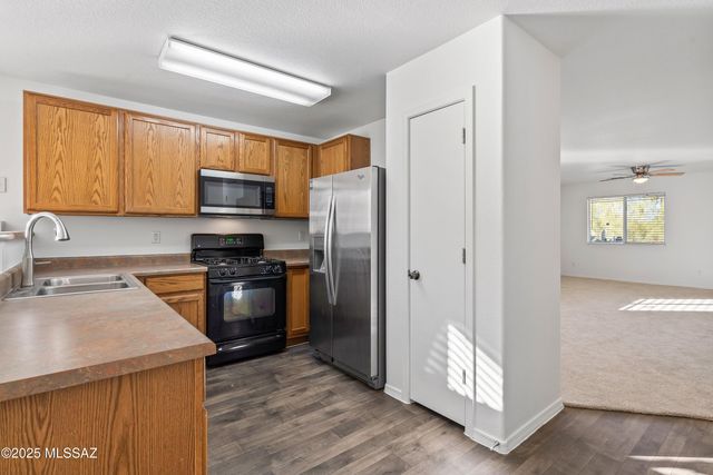 6653 S Via Vista De Santa Cruz, Tucson, AZ 85746