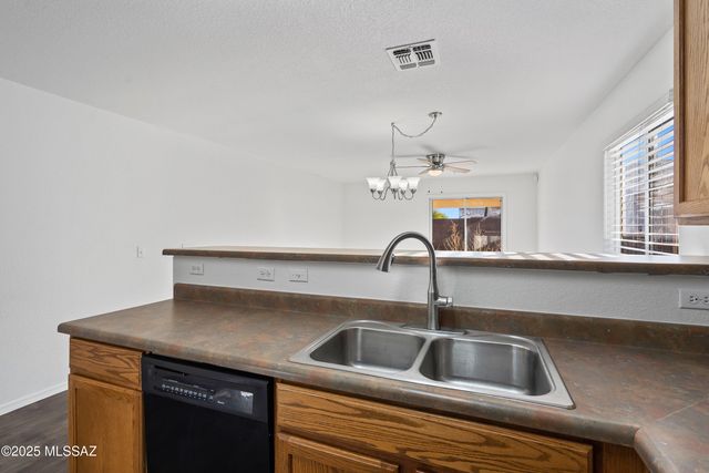 6653 S Via Vista De Santa Cruz, Tucson, AZ 85746